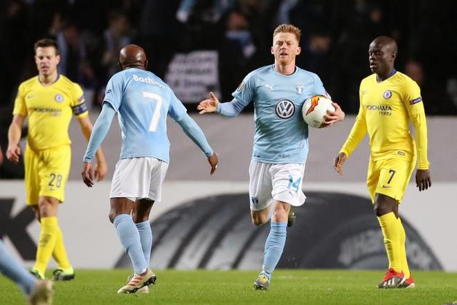 在高压下仍 在高压下仍